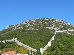 Perierga.gr - Το μεγάλο τείχος της Κροατίας!