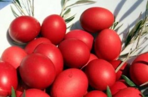 Perierga.gr - Γιατί βάφουμε κόκκινα αυγά τη Μεγάλη Πέμπτη