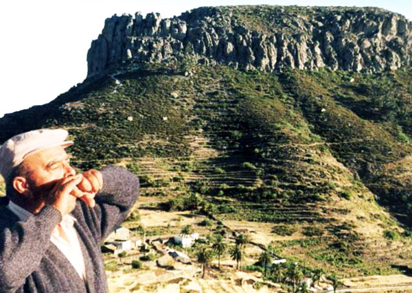 perierga.gr - 3 χωριά στον κόσμο που συνεννοούνται με... σφυρίγματα!