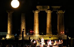Perierga.gr - Θεαματικές εικόνες από την αυγουστιάτικη πανσέληνο
