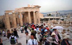 Perierga.gr - Με 7,9 στα 10 βαθμολογούν την Αθήνα οι ξένοι επισκέπτες