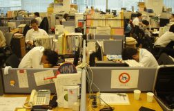 Perierga.gr - Ιάπωνες... ο πιο στερημένος λαός στο θέμα του ύπνου!