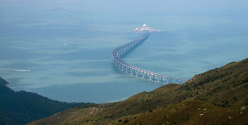 Perierga.gr - Εγκαίνια για τη μεγαλύτερη θαλάσσια γέφυρα του κόσμου