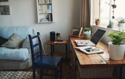 Perierga.gr - 7 απλές και χρήσιμες συμβουλές εάν δουλεύετε από το σπίτι