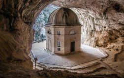 Perierga.gr - Περίτεχνες εκκλησίες από όλο τον κόσμο