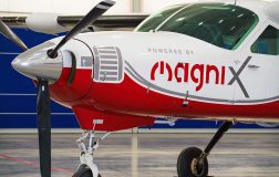Perierga.gr - Το μεγαλύτερο ηλεκτρικό αεροσκάφος στον κόσμο έτοιμο για την πρώτη του πτήση