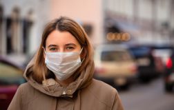 Perierga.gr - Πώς να φτιάξετε μόνοι σας μάσκα στο σπίτι σε 40 δευτερόλεπτα