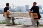 Perierga.gr - Ένα παγκάκι κοινωνικής αποστασιοποίησης στον καιρό της πανδημίας