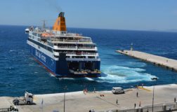 Perierga.gr-Τι έγγραφα χρειάζονται για ταξίδι με πλοίο ;