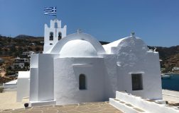 Perierga.gr-Το μοναστήρι της Χρυσοπηγής στη Σίφνο