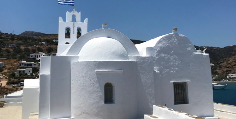 Perierga.gr-Το μοναστήρι της Χρυσοπηγής στη Σίφνο